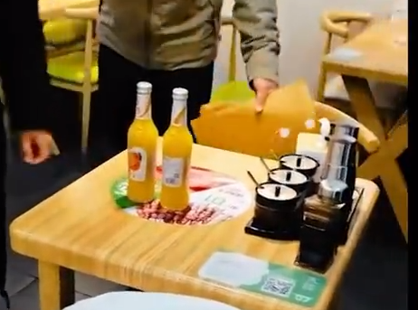 羊湯館擺2瓶過期果汁 被罰5萬 